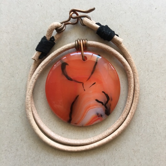 Jewelry - 🌸FLASH SALE🌸 16” Agate Leather Choker Necklace